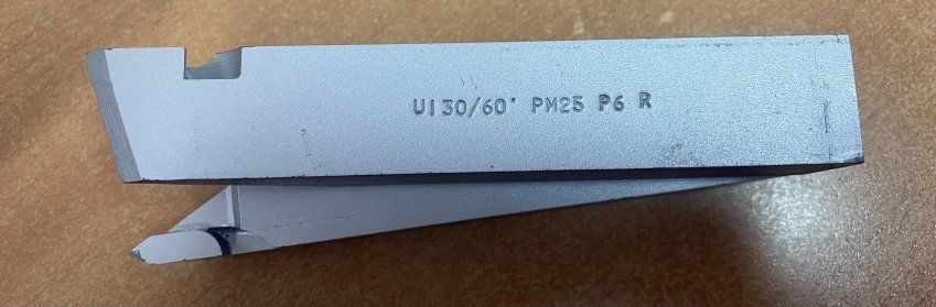 HERRAMIENTA SOLDADA ROSCADO EXTERIOR 352 R UI 30/60º 2525 PM25 P6